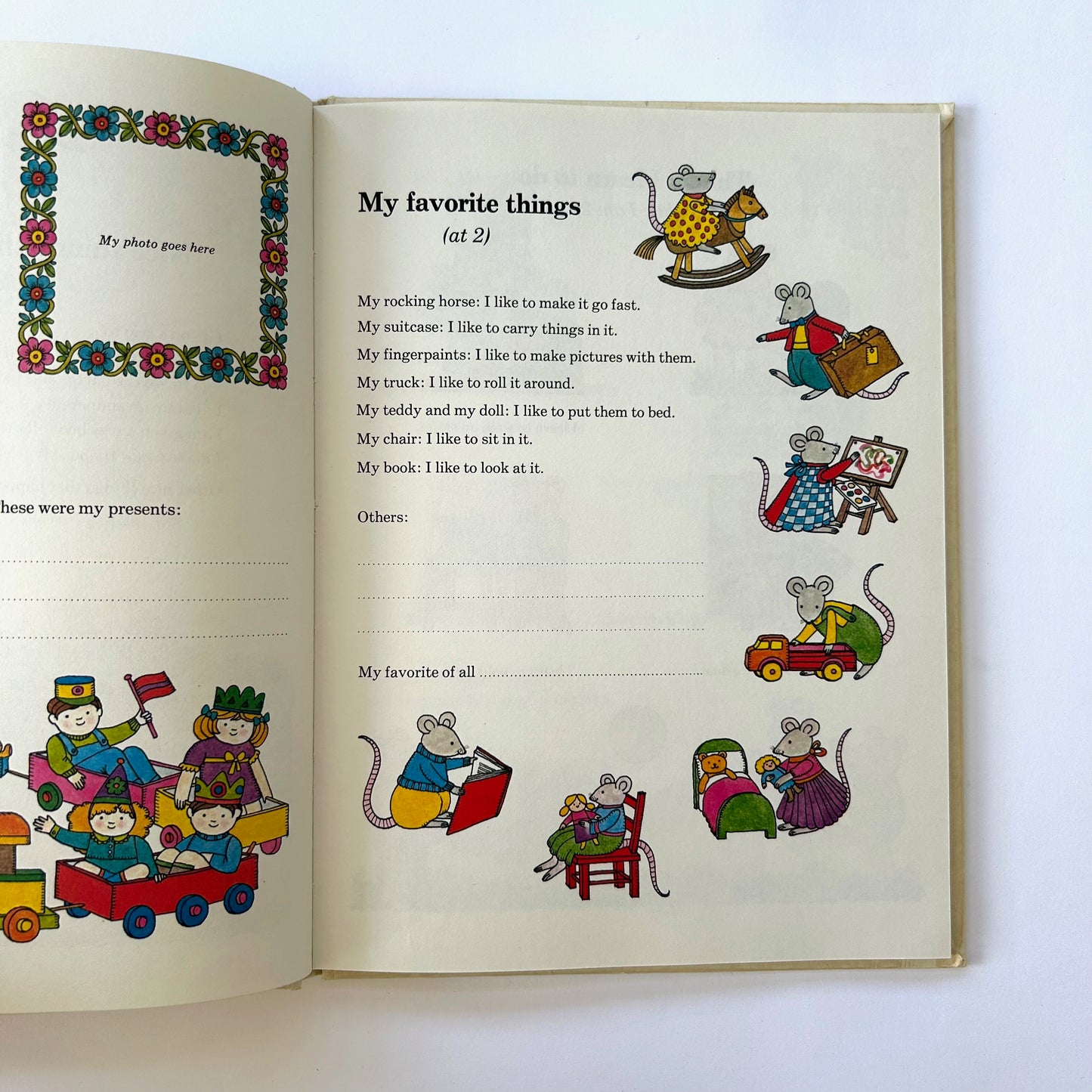 My Growing Up Book (Baby Book to Fill In)
