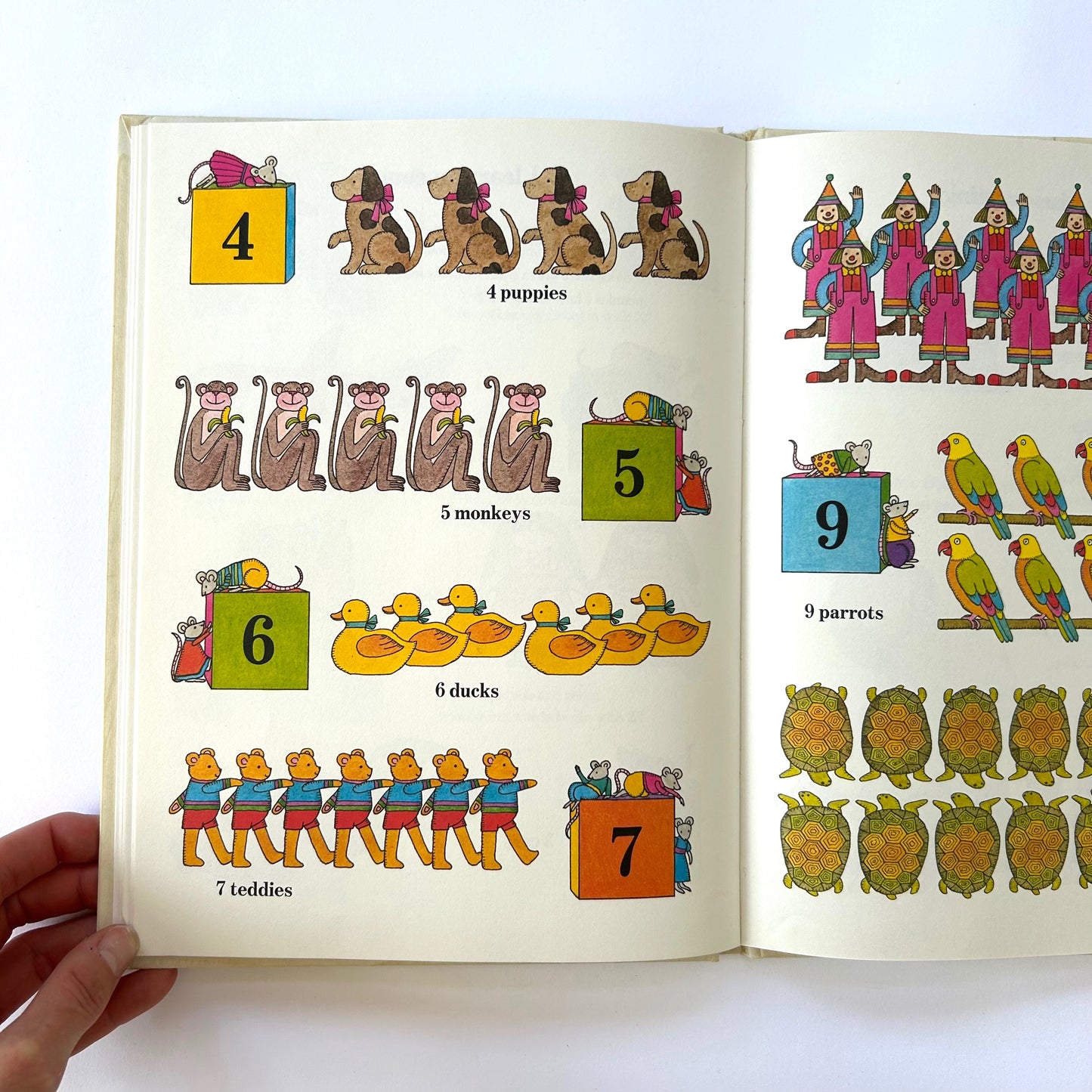 My Growing Up Book (Baby Book to Fill In)